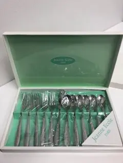 Item thumbnail for item 2d6b2c4b-32e9-457e-add9-22b77856914d