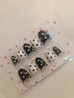 ネイルチップ モノトーンドット柄