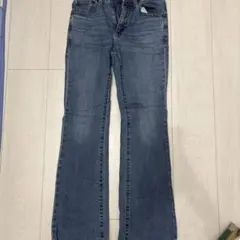 GU ミドルライズフレアジーンズ