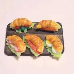 クロワッサンサンド　ミニチュアパン