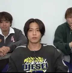 コムドットやまとさん着用DIESEL T-Roxfino-Stripe