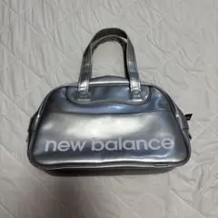 New Balance エナメルハンドバッグ シルバー