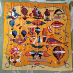 HERMES 気球デザイン シルクスカーフ　90 セール中 HERMES エルメス カレ90 人気 気球デザインのスカーフ