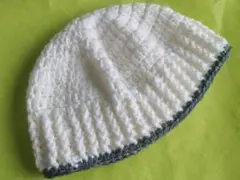ビーニー✡ユニセックス✡ホワイト（少しイエローグレー）✡ハンドメイド