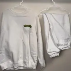 ホワイト スウェットセットアップ 刺繍ロゴchampion チャンピオン　裏起毛