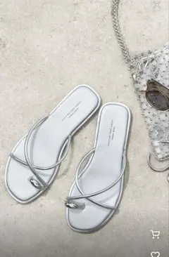 green label relaxing トングサンダル シルバーのサムネイル
