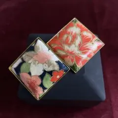 【36】和柄　フラワーブローチ　2個　レトロ　ヴィンテージ