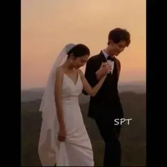 ホワイトサテンドレス Vネック スリムフィット