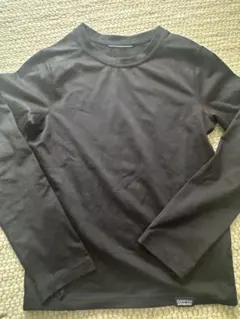 patagonia 黒 アンダーシャツ XS 5-6y