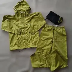 ほぼ未使用mont-bell レインスーツ 上下130 黄緑 収納袋付き