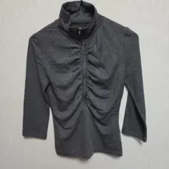 グレー ハイネック ギャザー入り トップス