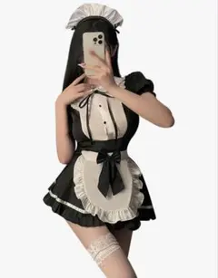 メイド服 黒と白 フリル付き