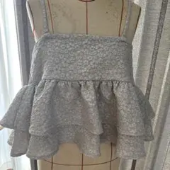 フリル付きグレーのノースリーブチュニック