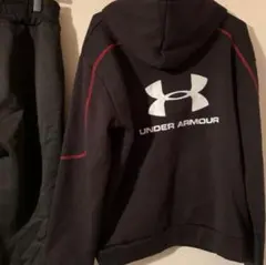 UNDERARMOURパーカーセットアップ