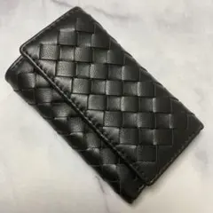 在庫1点【新品未使用】羊革　キーケース　三つ折り　イントレチャート　黒　高見え