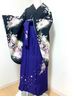 日本製　袴セット　黒花着物　紫花刺繍袴