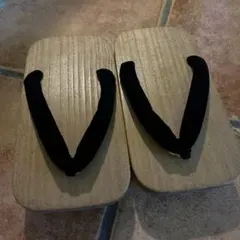 伝統的な下駄 木製