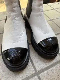 CHANEL サイドゴアブーツ 39C ホワイト/ブラックのサムネイル