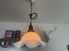 昭和レトロ　縁波乳白色ガラスランプシェード（青）