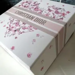 CHRISTIAN DIOR❤︎ギフトボックス 花柄