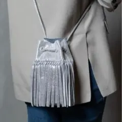 【美品】BEAURE レザー　タッセルショルダーバッグ シルバー