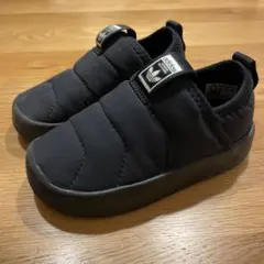 adidas ブラック スリッポン