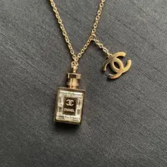 CHANEL 香水瓶モチーフ ネックレス ゴールドカラー