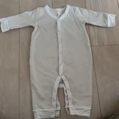 値下げ☆靴下2つ付☆　baby gap ベージュロンパース 0-3ヶ月