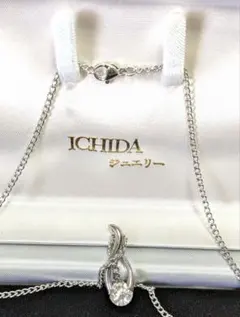 シルバー ネックレス ダイヤモンド風