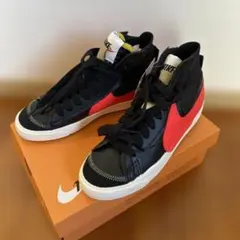 ナイキブレイザーミッド77NIKEWMNSBLAZERMID7727.5㌢ - メルカリ