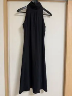 ブラック ハイネック ノースリーブドレス