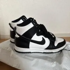 Nike ダンク　ハイカット　パンダ