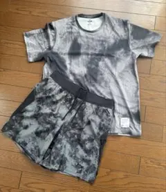 【新品同様】ＸＬ　アンダーアーマー　タイダイ柄　パンツ　Ｔシャツ　上下セット