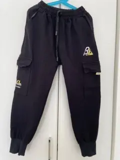 子供用長ズボン黒いカーゴパンツ (キッズ)冬　裏起毛　130cm