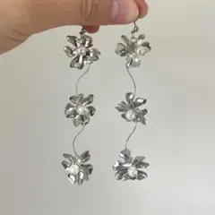 シルバー フラワー パール ブライダル 結婚式 花嫁 披露宴 ピアス イヤリング