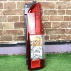 新車外し・美品】ハイエース純正テールランプ・左側 №545 - メルカリ