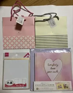 封筒付きアルバム ダイソー色紙 ミニ紙バック２つ