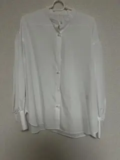 GU ホワイト 長袖シャツブラウス