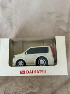 ダイハツ・ムーヴカスタムのミニカーのサムネイル