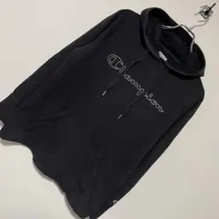 【Champion】スクリプトロゴ刺繍 プルオーバースウェットパーカー ブラック