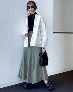 【タグ付き】ページボーイ　レザーライクコーティングスカート　オリーブ　緑