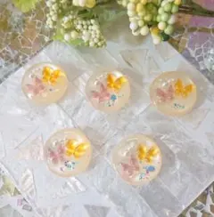 蝶のボタン☆5個 z29 ピンク/イエロー/ちょうちょ/ボタン