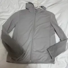 UNIQLO グレー フード付きウィンドブレーカー140