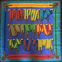 HERMÈS メダルデザイン シルクスカーフ　スカーフ