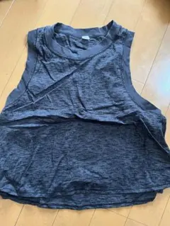 Lululemon タンクトップ