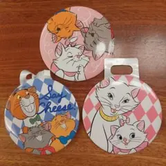 おしゃれキャット　マリーちゃん缶バッジ　ディズニーストア