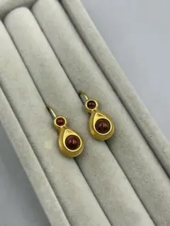 258ヴィンテージ　エレガントなゴールドトーン滴型フックピアス