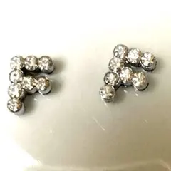 キラキラ　イニシャル　アルファベット　メタルパーツ　2個セット　F