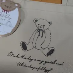 クマ刺繍の小型トートバッグ