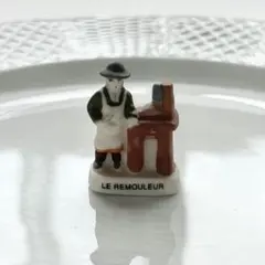 フェーブ フェーヴ 包丁研ぎをする男性 フランスアンティーク ミニチュア 陶器